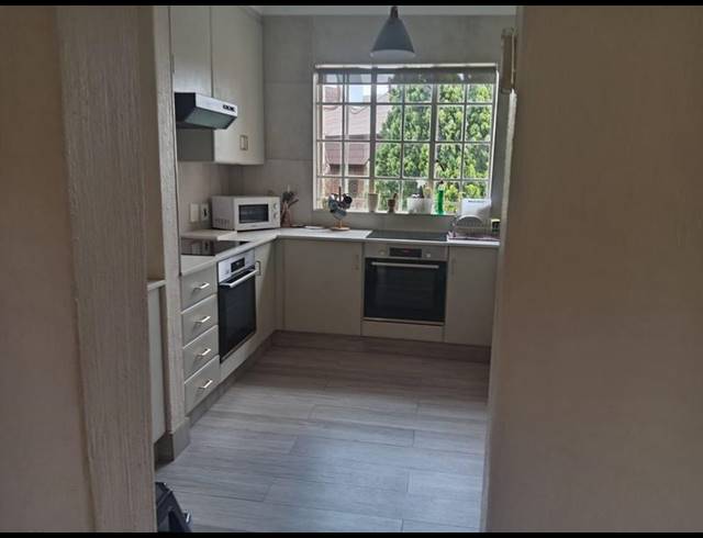 2 BEDROOM APARTMENT FOR SALE IN BEDFORD PARK